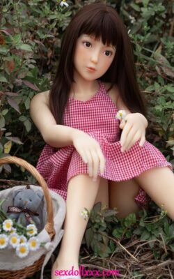 Mini panenka lásky s plochým hrudníkem - Maria