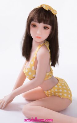 Маленькая грудь, японская жизнь, как куклы - Джудит