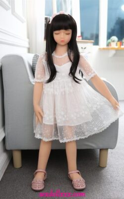 Hiperrealistyczna azjatycka lalka Barbie - Karma