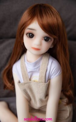 Mini bambola hentai da 65 cm dall'aspetto piccolo - Maris