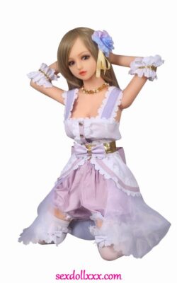 Bambole del sesso cosplay a pecorina dall'aspetto giovane - Evita
