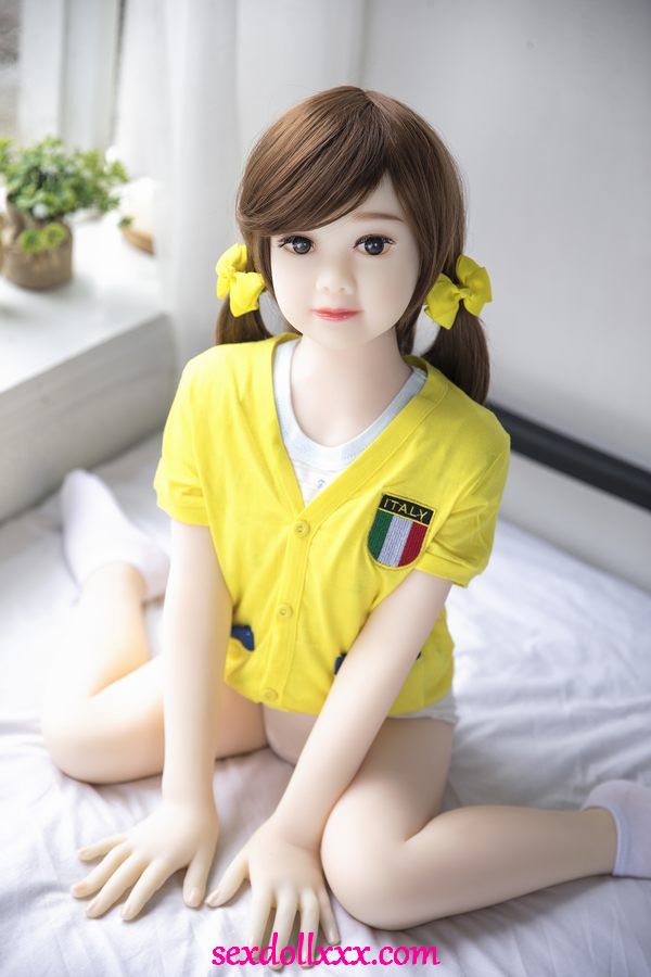 Japanese Pornstar Mini Fuck Doll - Elana
