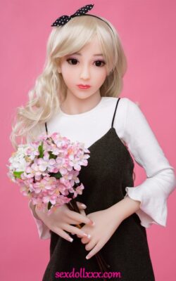 Грудастая европейская секс-кукла-блондинка с любовью - суннит