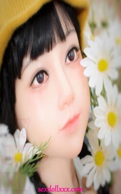 Muñeca adolescente con cabeza de silicona - Kyra