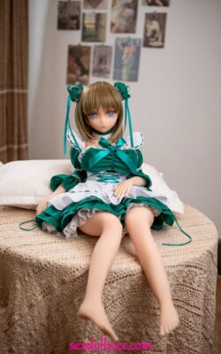Симпатичная аниме-кукла с огромными сиськами, секс-любовь - Kindra