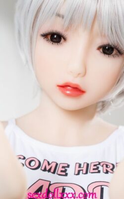 Młode azjatyckie niedrogie mini lalki erotyczne - Laverne