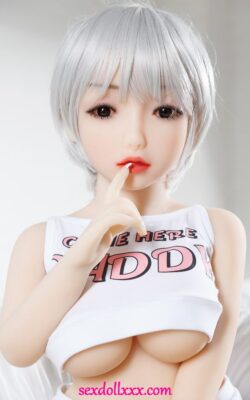 Młode azjatyckie niedrogie mini lalki erotyczne - Laverne