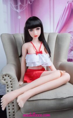 Asiatiske japanske kærlighedsdukker med store bryster - Idella