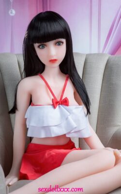 Asiatiske japanske kærlighedsdukker med store bryster - Idella