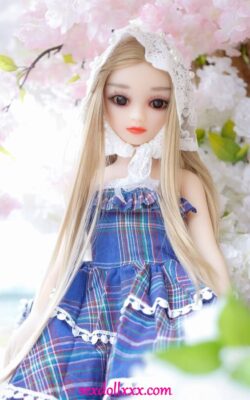 65cm roztomilá panenka s plochým hrudníkem - Marna