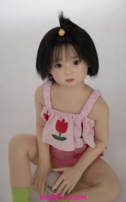Jeunes mini poupées d'amour à poitrine plate - Indira