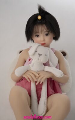 Jeunes mini poupées d'amour à poitrine plate - Indira