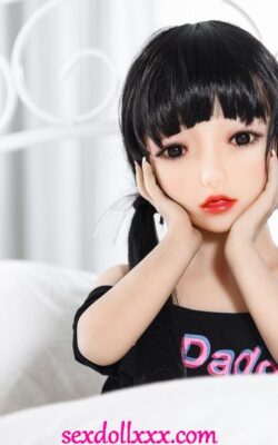 Японская кукла любви с почти плоской грудью - Grissel