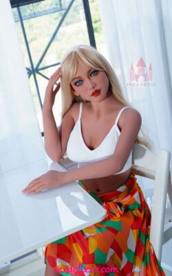 Lys hud Rundt ansigt Young Love Doll - Yukiko