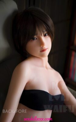 Молодая симпатичная секс-кукла с силиконовым телом - Enedina