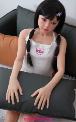 Bambola del sesso hentai con tette enormi con ano vaginale - Audrie