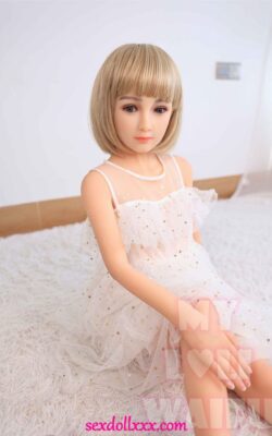 Sexuální panenka s blond plochým hrudníkem v životní velikosti - Sarina