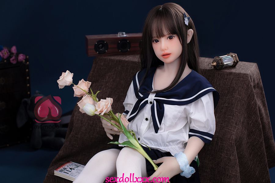 realistic-sexy-doll-ftuv9