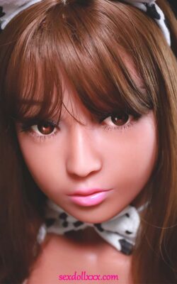 Najlepsza przystępna cenowo lalka erotyczna z brązowymi włosami - Carmon