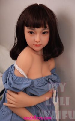 Muñeca adolescente con cabeza de silicona y pelo largo - Domenica
