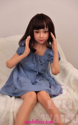 Silikonowa lalka z długimi włosami - Domenica
