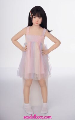 Silikonowa lalka azjatycko-chińska z płaską klatką piersiową - Edna