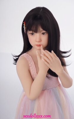 Bambola del sesso in silicone cinese asiatica a petto piatto - Edna