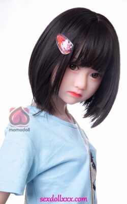 Malá anální japonská panenka bez prsou - Milissa