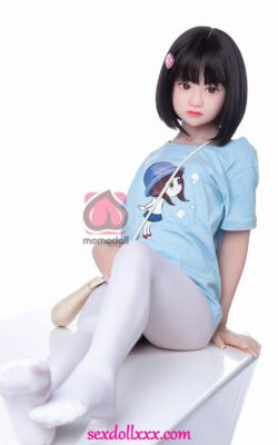 Malá anální japonská panenka bez prsou - Milissa