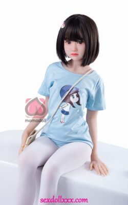 Pequeña muñeca japonesa anal sin senos - milissa