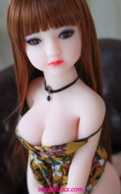 Azjatyckie niedrogie lalki erotyczne z dużym tyłkiem - Sharolyn