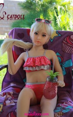 Gifs de poupées sexuelles japonaises abordables en TPE - Fleur