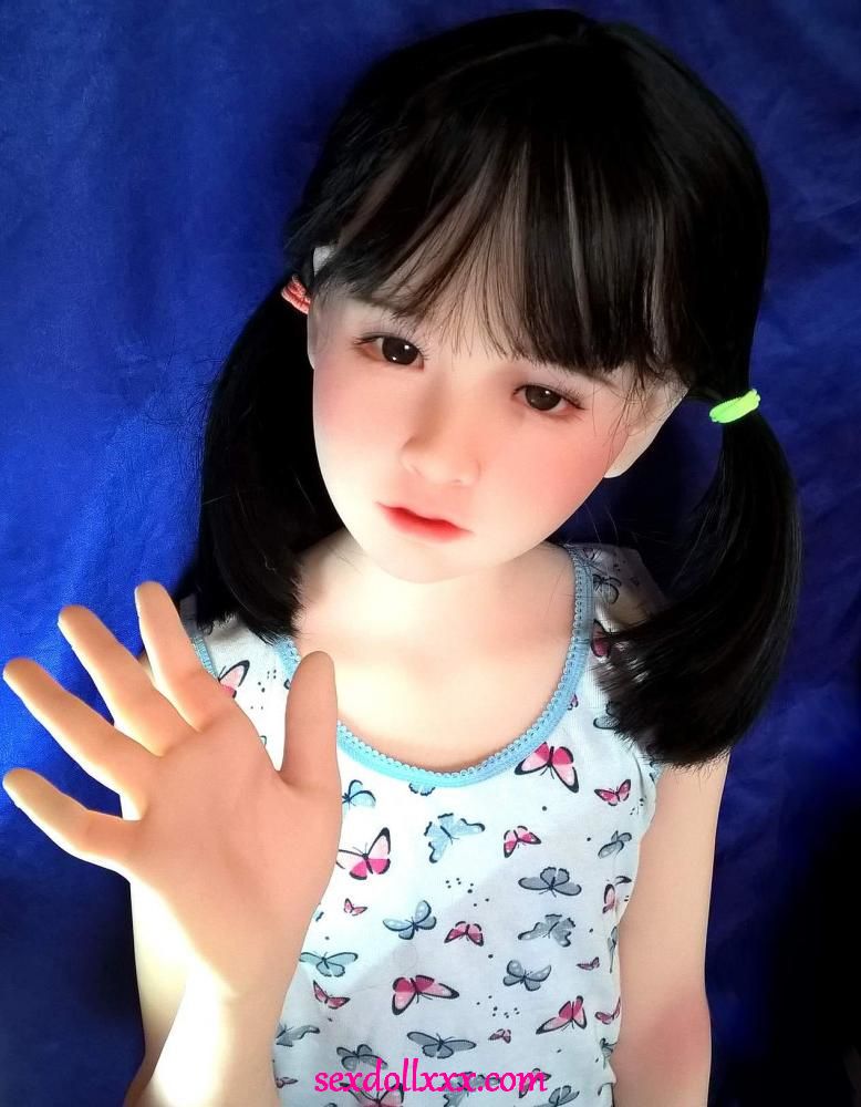 catdoll-young-small-r4itj3