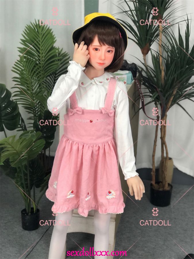 doll-real-life-k8uxs4