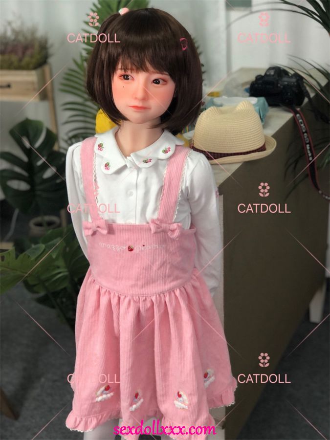 doll-real-life-k8uxs7