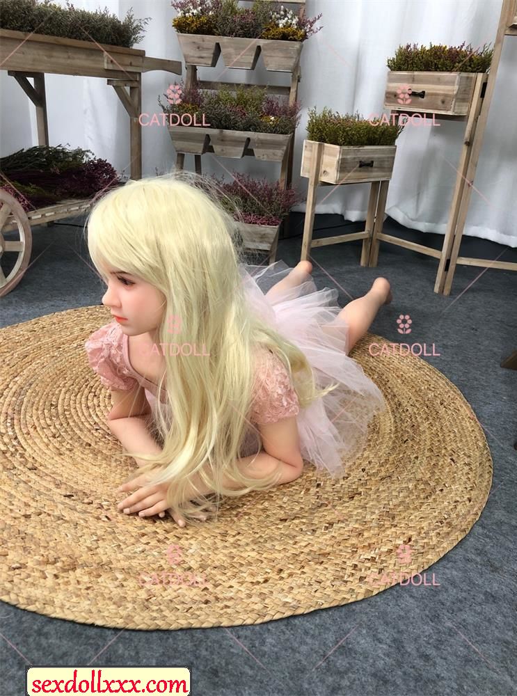 nukke-karkea-vittu-d5t7u12