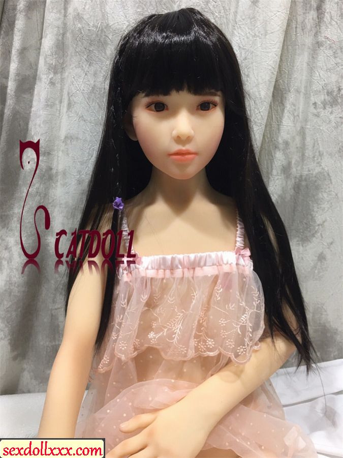 catdoll-pecho-plano-136cm-r4e2q10 catdoll-pecho-plano-136cm-r4e2q10
