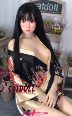 Una bambola del sesso realistica scopa a basso costo - Gwenn