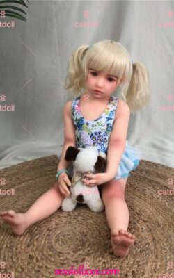 Realistica bambola del sesso femminile in TPE - Denys