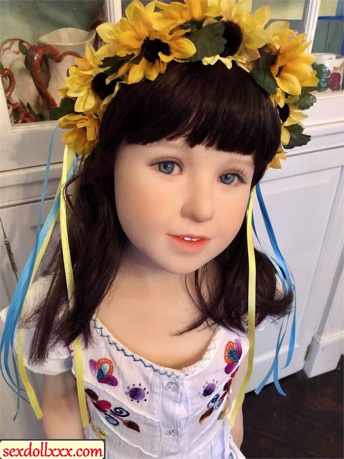 small-cute-love-doll-p92qz5