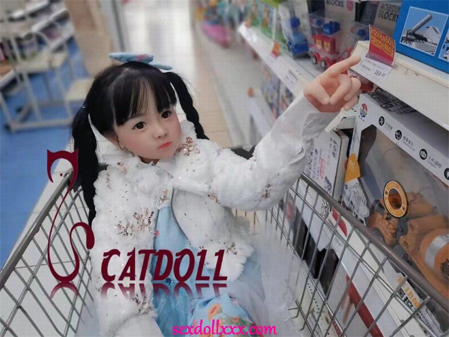 small-hand-sex-doll-k9tix3