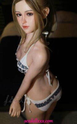 Недорогая реалистичная секс-кукла - Dorena