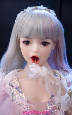 Yumi TPE трахает секс-куклу Nagamine - Gladis