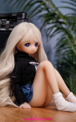 Simpatica bambola del sesso sexy Courtney Love - Elicia