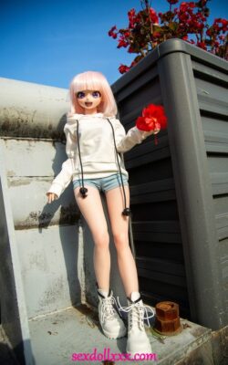 Realistyczny sklep z seksownymi lalkami - Winona
