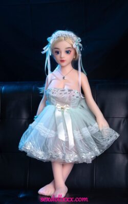 Adorabile bambola del sesso asiatica giovanile - Fifine