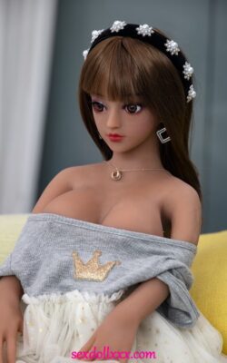Горячая оргия с настоящей секс-куклой в гэнгбэнге - Fidela