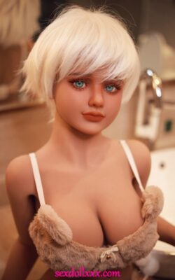 Meest schattige levensgrote Barbie-sekspop - Jelene