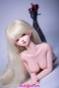 muñeca real femenina f5tgc37
