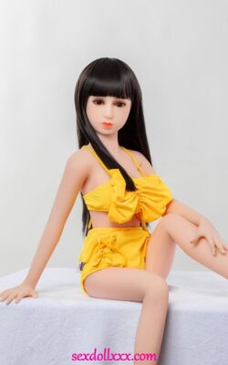 Testowanie nagiej lalki seksu miłosnego - Francja